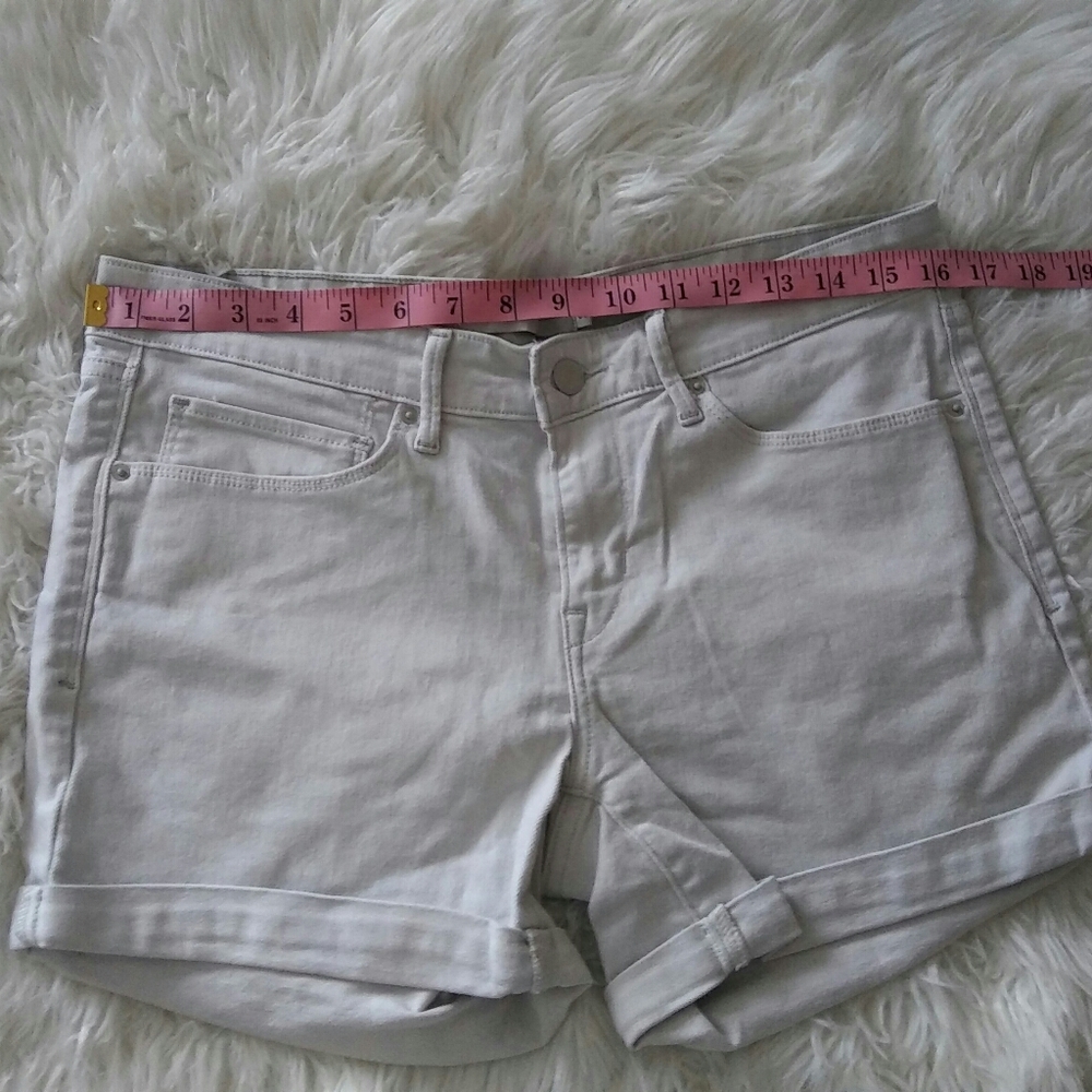Levi’s White Label Rolled Hem Cream Shorts Size 30 - Picture 11 of 12
